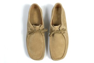 <img class='new_mark_img1' src='https://img.shop-pro.jp/img/new/icons6.gif' style='border:none;display:inline;margin:0px;padding:0px;width:auto;' />LLOYD FOOTWEAR WALLABIES 1 SAND SUEDE