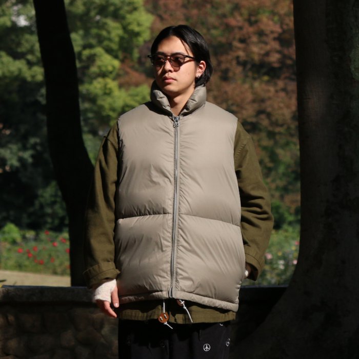 Unlikely｜アンライクリー｜SIMPLE DOWN VEST｜公式通販｜RAY COAL｜