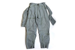 <img class='new_mark_img1' src='https://img.shop-pro.jp/img/new/icons6.gif' style='border:none;display:inline;margin:0px;padding:0px;width:auto;' />CHANGES Remake K-2B PANTS - SAGE