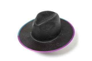<img class='new_mark_img1' src='https://img.shop-pro.jp/img/new/icons6.gif' style='border:none;display:inline;margin:0px;padding:0px;width:auto;' />INDIETRO ASSOCIATION CLASSIC PANAMA HAT 095