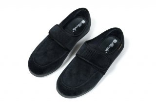 <img class='new_mark_img1' src='https://img.shop-pro.jp/img/new/icons6.gif' style='border:none;display:inline;margin:0px;padding:0px;width:auto;' />ALBEROLA VELCRO MOC - CORDUROY