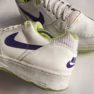 90s' Nike Sneaker
