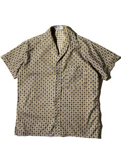 80’s Euro Geometric Pattern Shark-collar Shirt