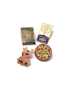 Vintage Pins4 Set