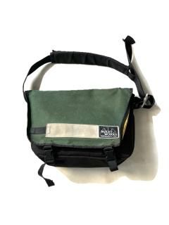BAILEY WORKS Messenger Bag