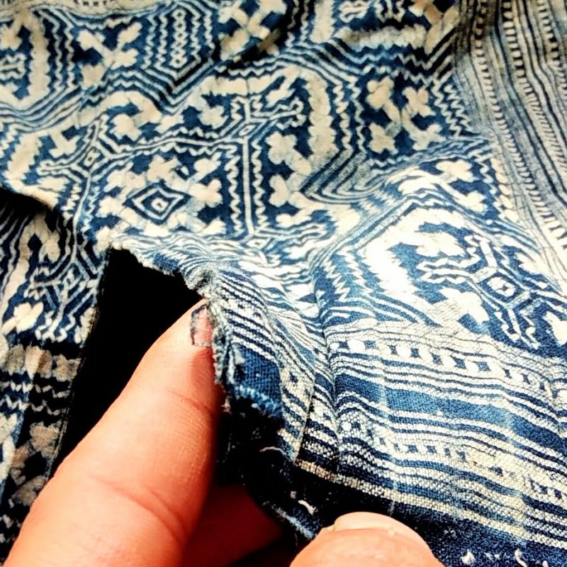 タイの藍染めコットン布 ろうけつ染め バティック アンティーク 古布 