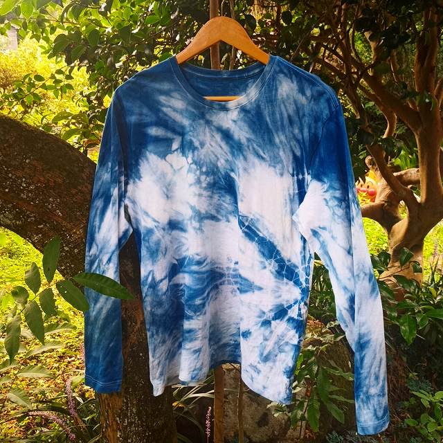 オーガニックコットン100％　ロングTシャツ　天然無化学インド藍染め　サイズL　①