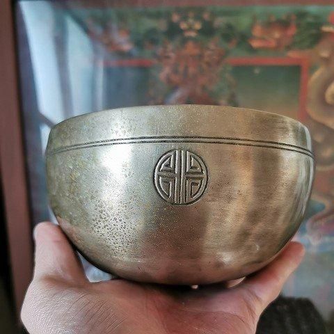 フルムーンボウル 直径14cm,高7.5cm、613g (Fコード、第1チャクラ フルムーンボウル 直径14cm,高7.5cm、613g (Fコード、第1チャクラ