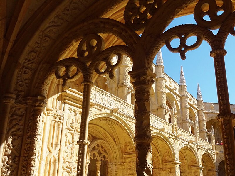 独特な装飾建築と回廊で有名な、世界遺産 ジェロニモス修道院