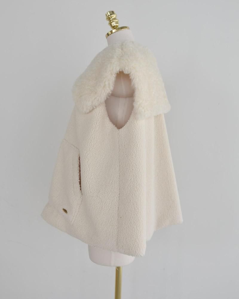 新品未使用タグ付きcen. ボアビッグカラーベスト インスタ　ファー 新品未使用タグ付きcen. ボアビッグカラーベスト インスタファー