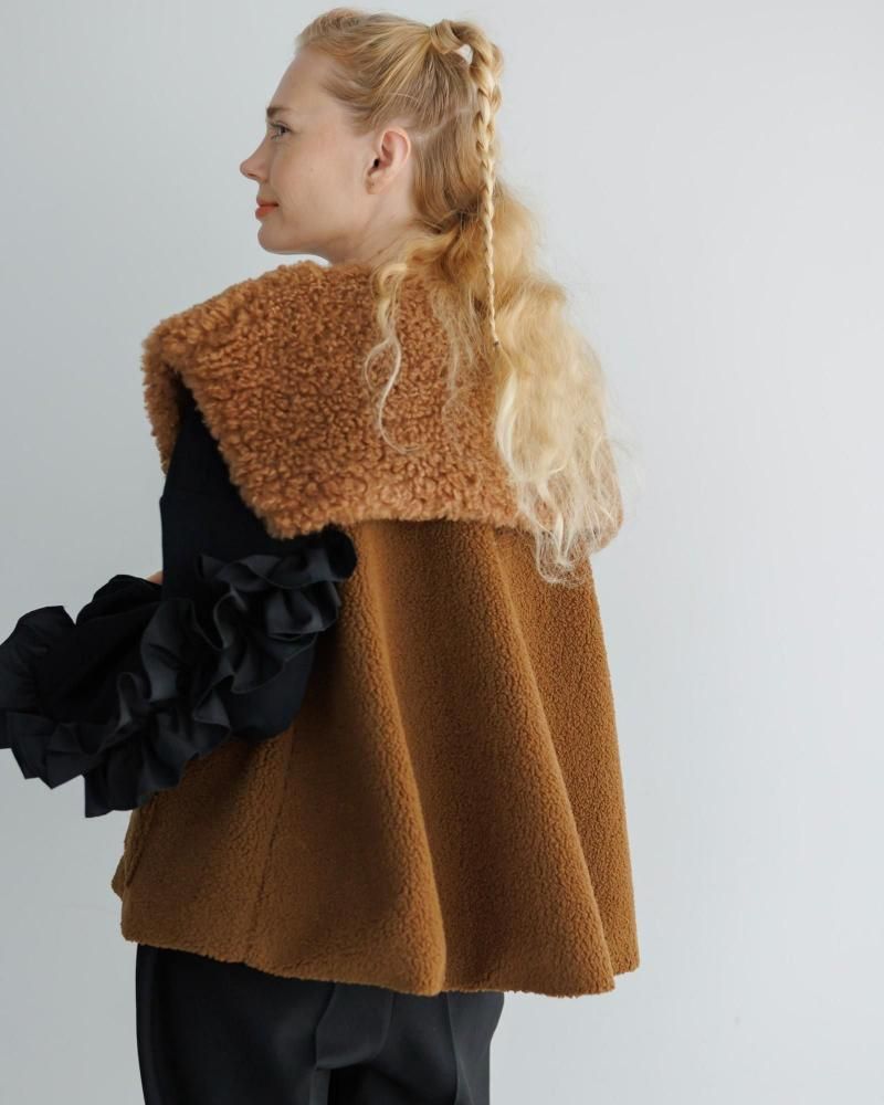 定価以下【新品タグ付】Cen. ボアビッグカラーベスト＊camel 先行発売/ボアビッグカラーベスト(10月中旬) - my clozette