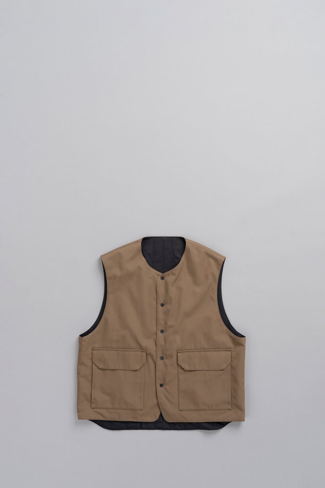 STILL BY HAND　Thinsulate Reversible Vest (Camel)