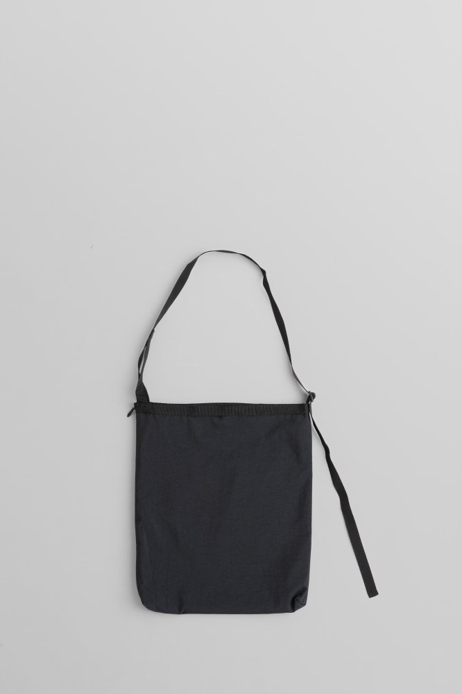 ERA.　SMALL FLAT BAG [K022][BLACK]