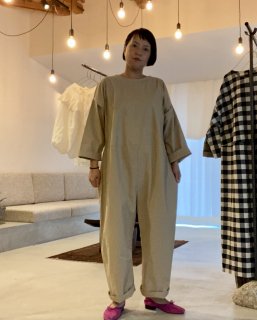 <img class='new_mark_img1' src='https://img.shop-pro.jp/img/new/icons56.gif' style='border:none;display:inline;margin:0px;padding:0px;width:auto;' />jump suit slim beige