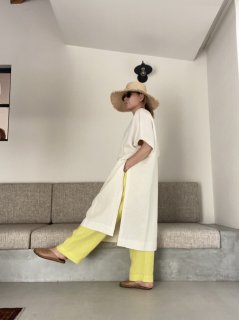 <img class='new_mark_img1' src='https://img.shop-pro.jp/img/new/icons56.gif' style='border:none;display:inline;margin:0px;padding:0px;width:auto;' />yellow pants