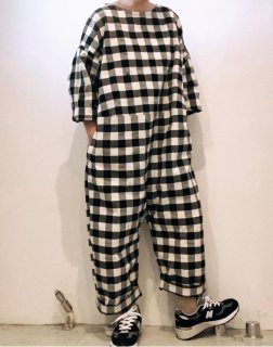 <img class='new_mark_img1' src='https://img.shop-pro.jp/img/new/icons56.gif' style='border:none;display:inline;margin:0px;padding:0px;width:auto;' />jump suit slim checkered 