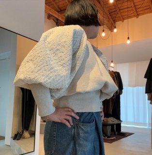 <img class='new_mark_img1' src='https://img.shop-pro.jp/img/new/icons56.gif' style='border:none;display:inline;margin:0px;padding:0px;width:auto;' />race sleeve sweat beige