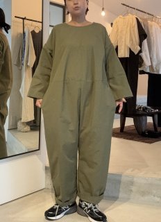 <img class='new_mark_img1' src='https://img.shop-pro.jp/img/new/icons14.gif' style='border:none;display:inline;margin:0px;padding:0px;width:auto;' />jump suit slim olive