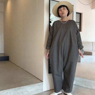 <img class='new_mark_img1' src='https://img.shop-pro.jp/img/new/icons14.gif' style='border:none;display:inline;margin:0px;padding:0px;width:auto;' />jump suit slim gray