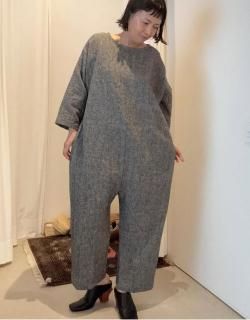 <img class='new_mark_img1' src='https://img.shop-pro.jp/img/new/icons56.gif' style='border:none;display:inline;margin:0px;padding:0px;width:auto;' />jump suit slim  black chambray linen