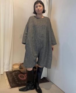 <img class='new_mark_img1' src='https://img.shop-pro.jp/img/new/icons56.gif' style='border:none;display:inline;margin:0px;padding:0px;width:auto;' />jump suit slim half pantschambray black