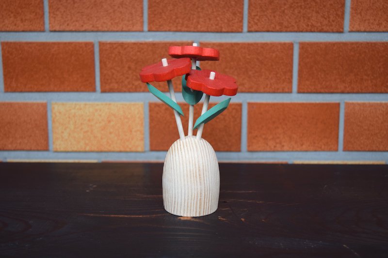 aarikka 3本の花が咲いた木製のオブジェ（赤）